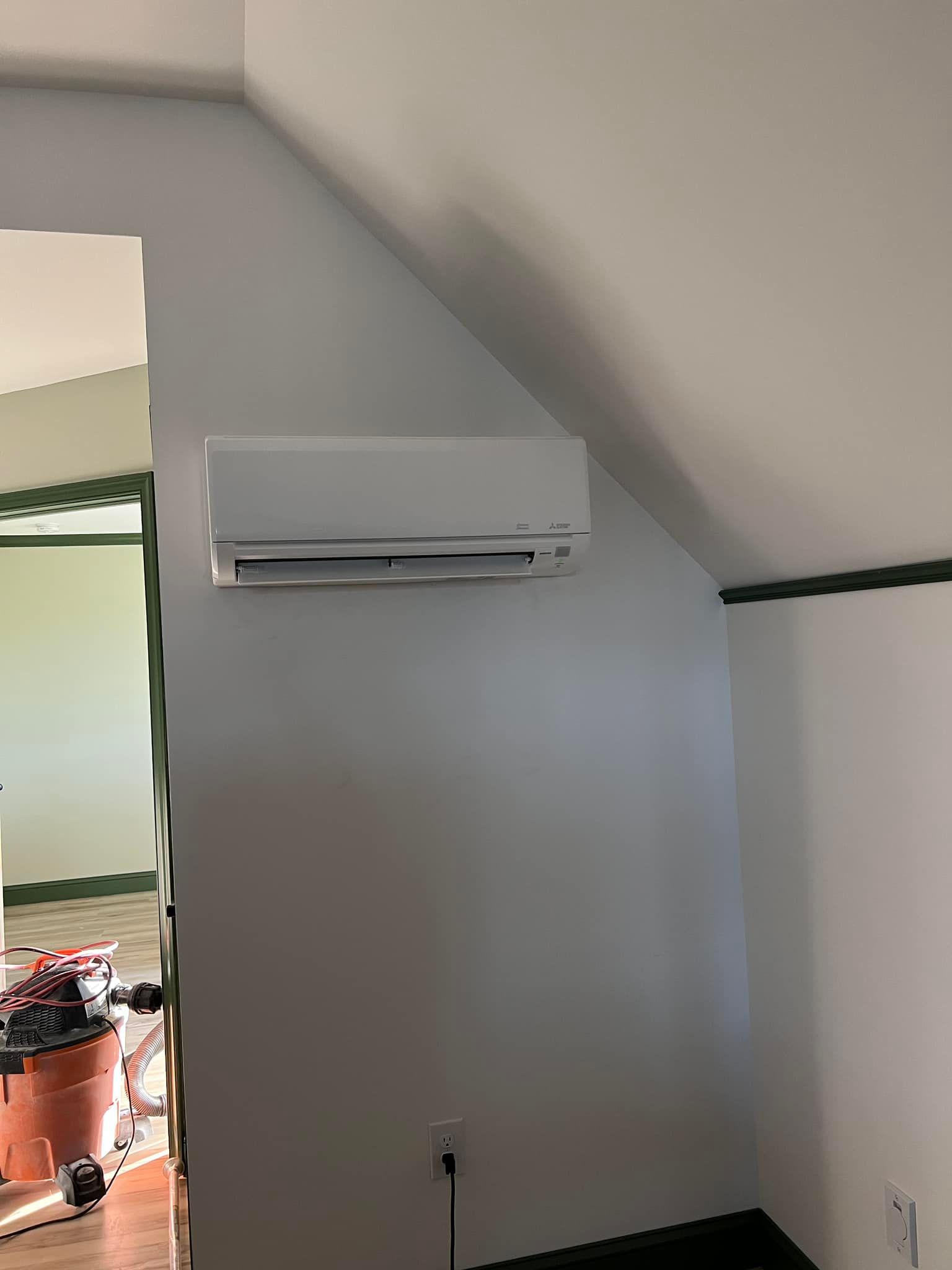 split type ac in a room