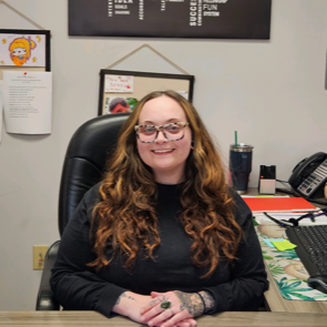Kristen - Front Desk / Assists Service