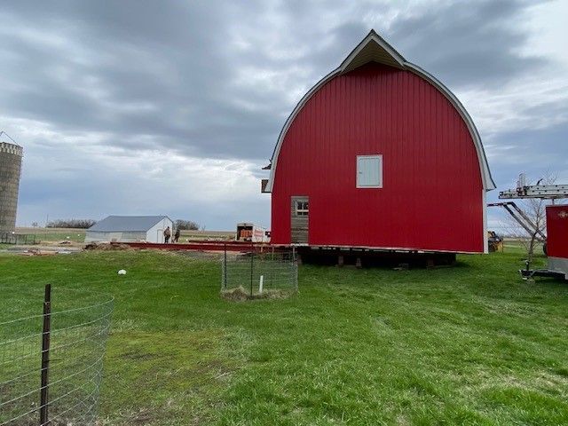 Robinson barn moving