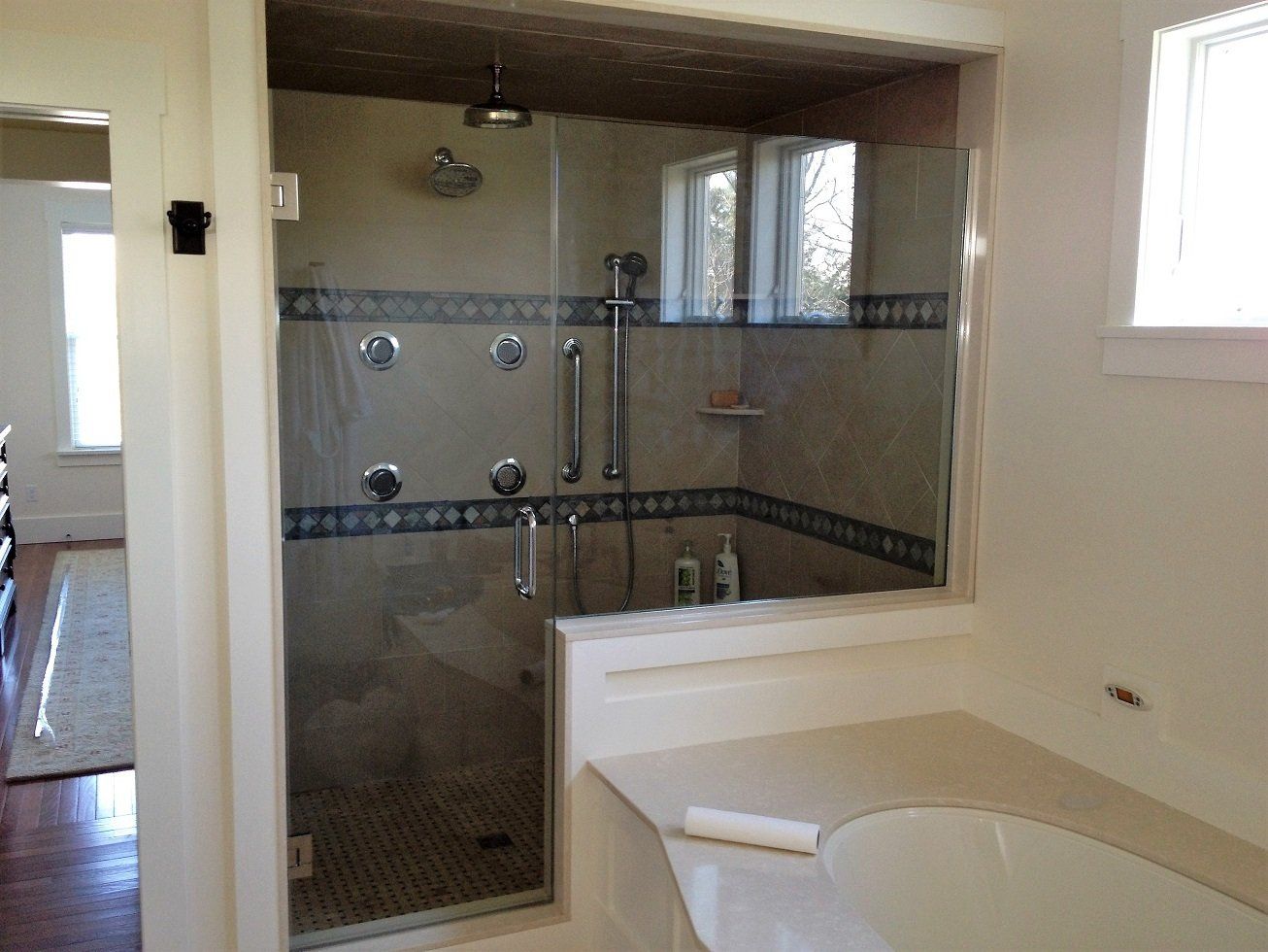 CUSTOM SHOWERS
