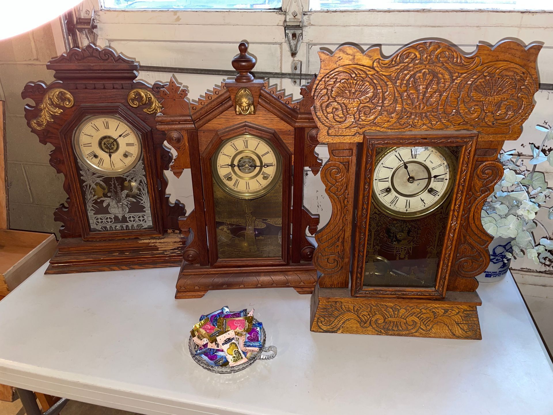 Desk clocks with intricate designs