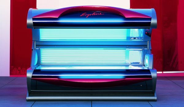 Classic 450 tanning bed