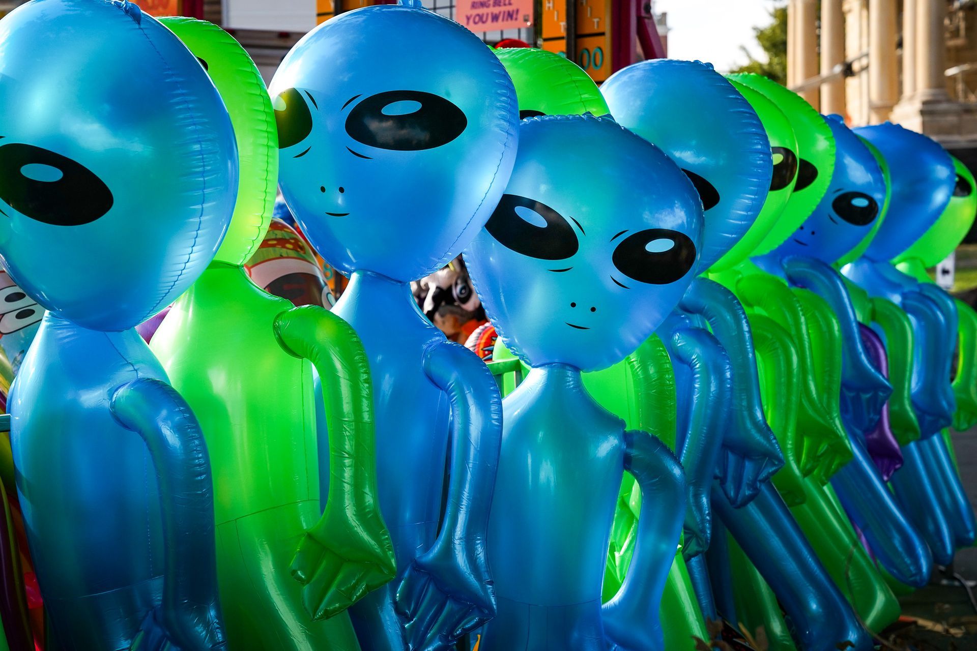 alien baloons