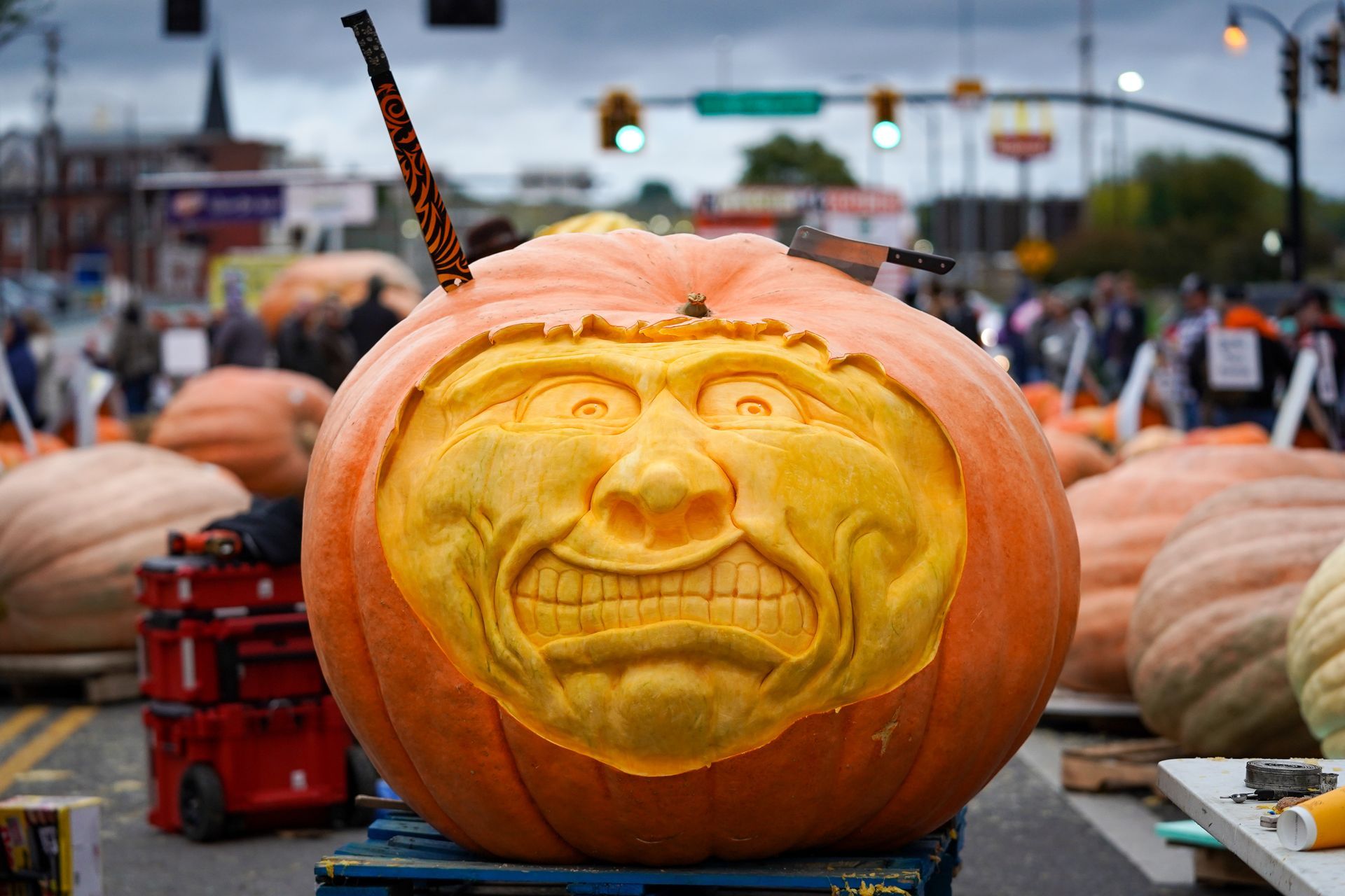 face carved in a pumpkin