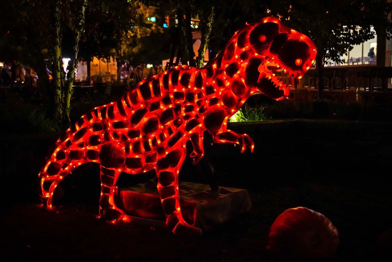 T-rex pumpkin design