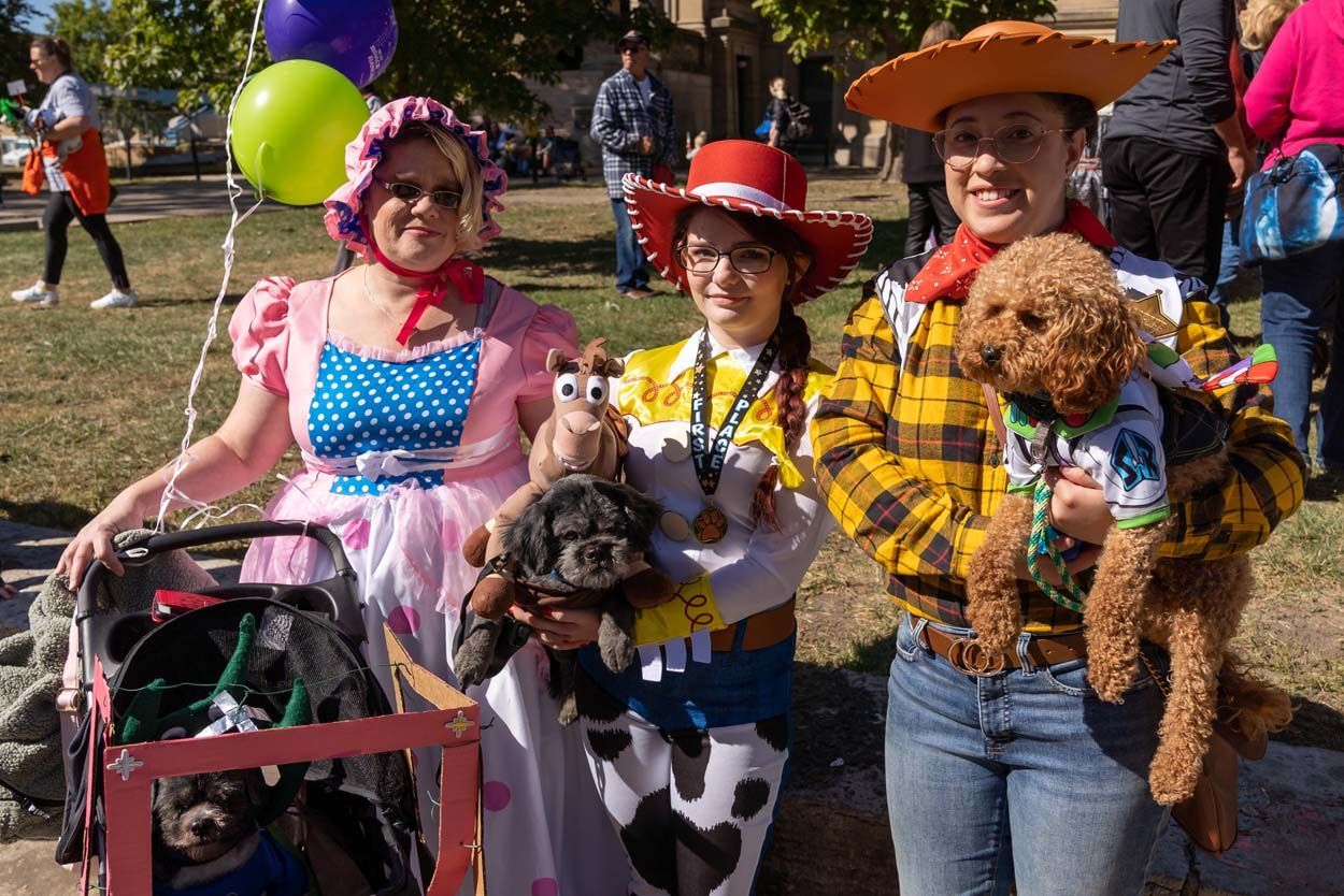 Pet parade with three girls