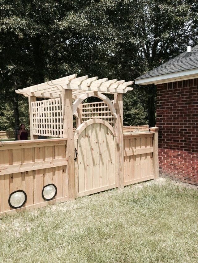 Custom gate