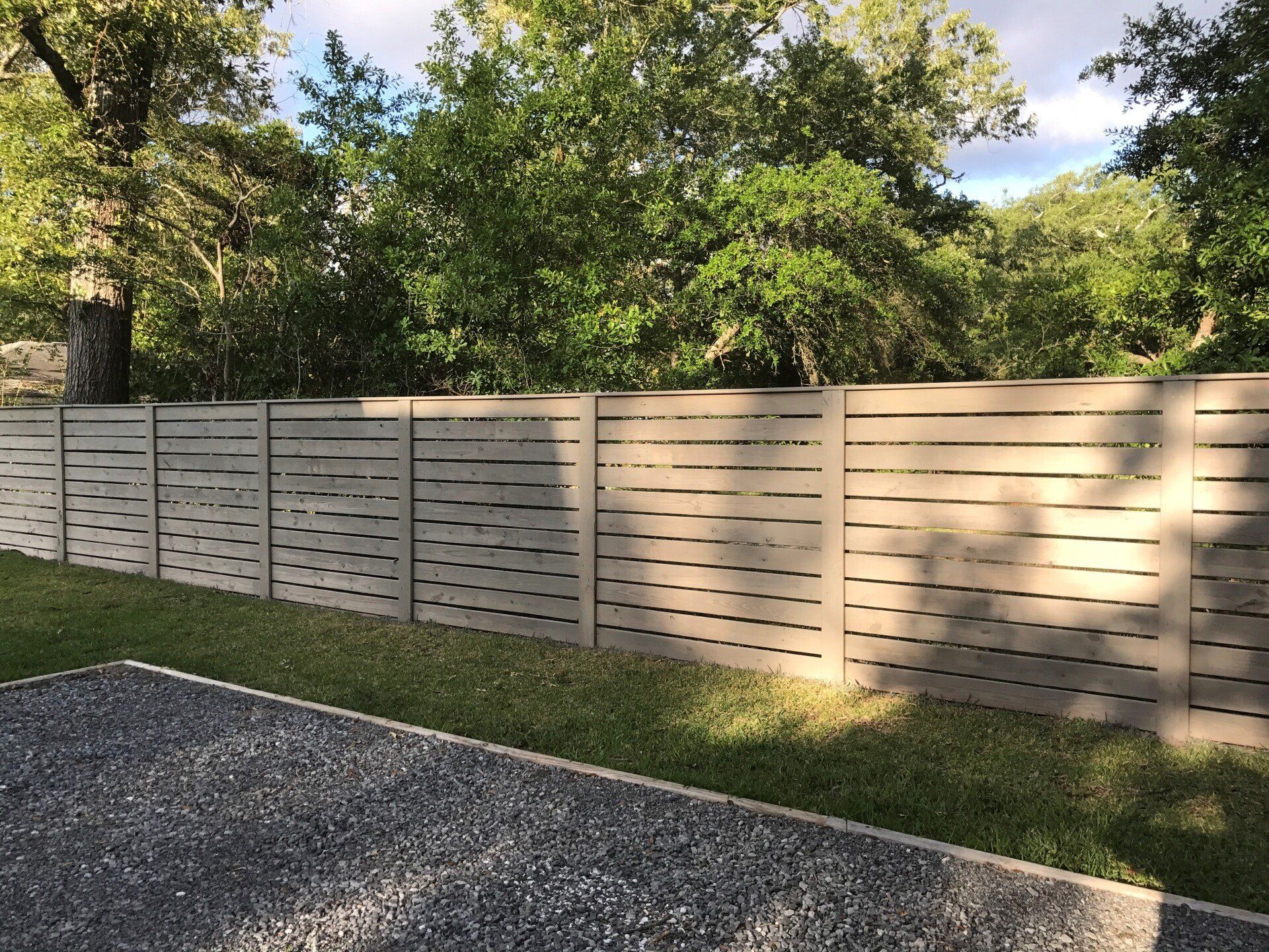 Horizontal fence