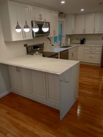 Kitchen quartz countertop