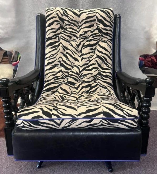 zebra-pattern-chair