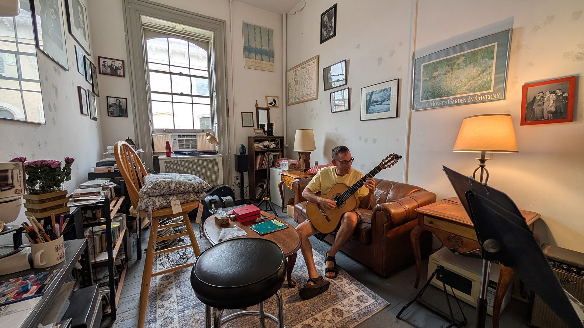 chord on an electric guitar