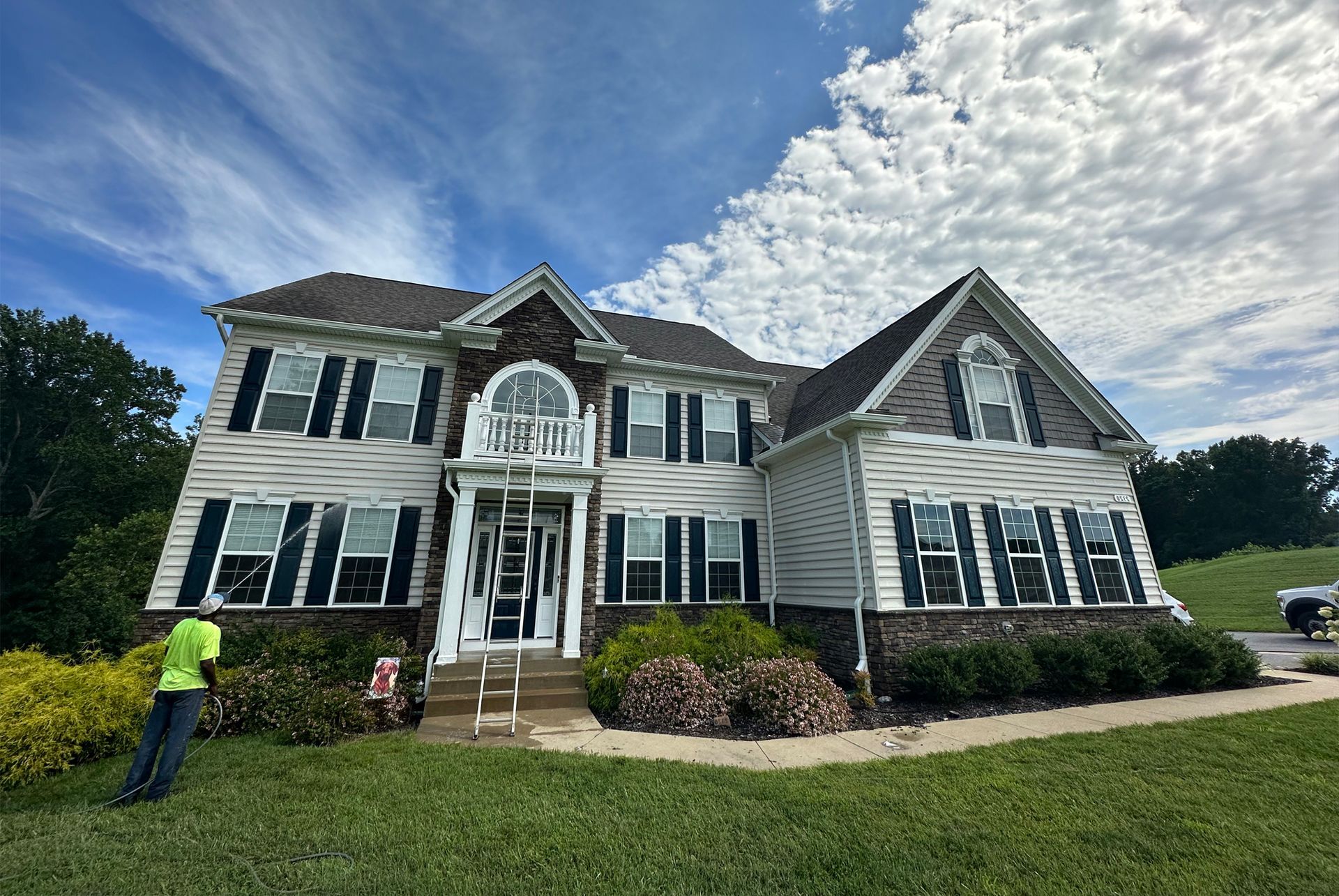 Dillon's Power Washing Exterior Cleaning Services