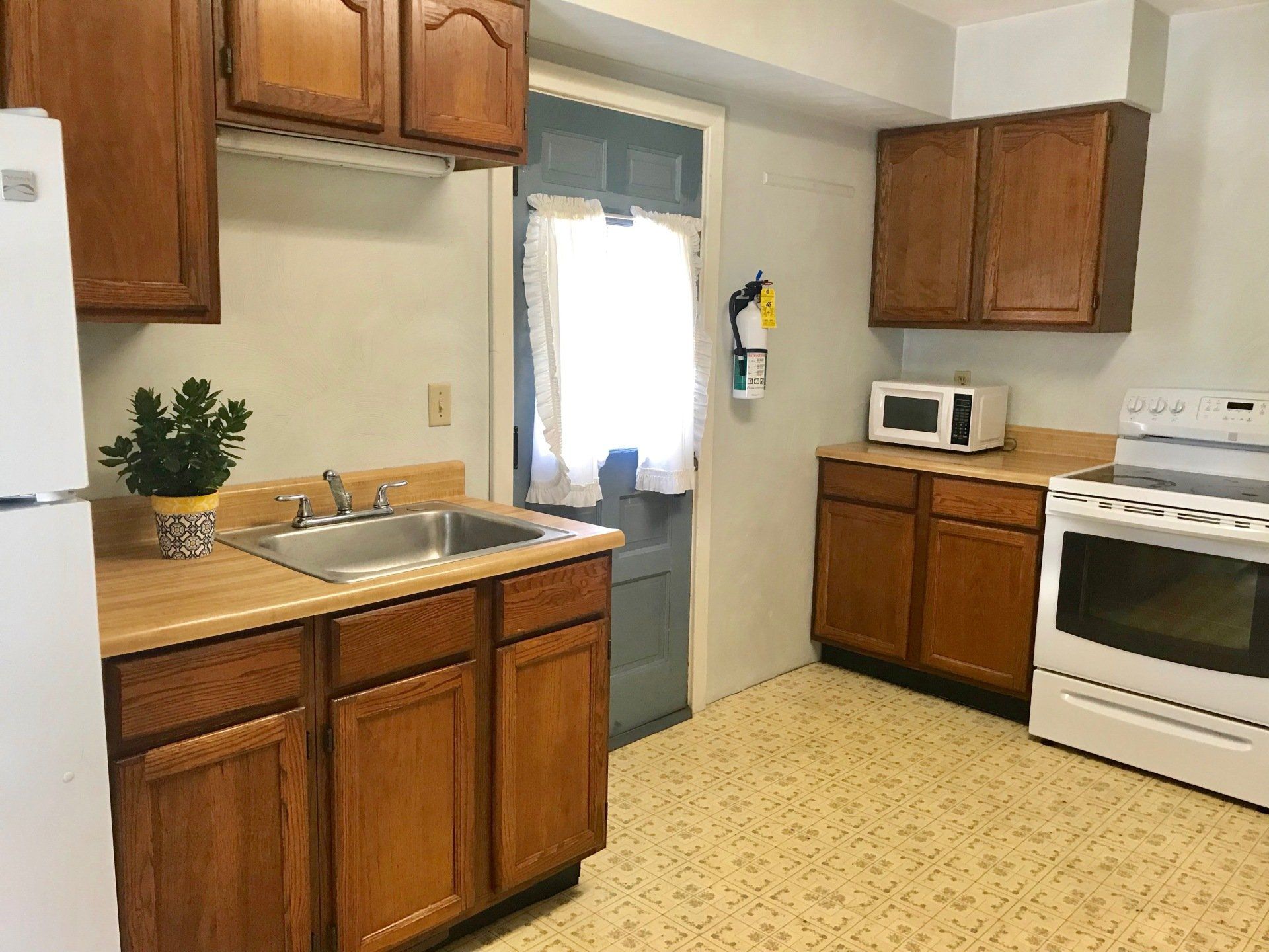 942A kitchen-w