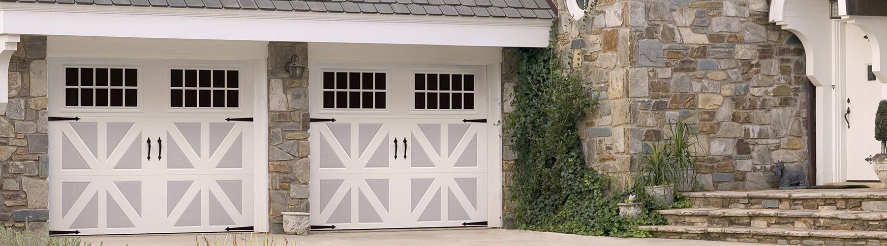 Carriage house garage door