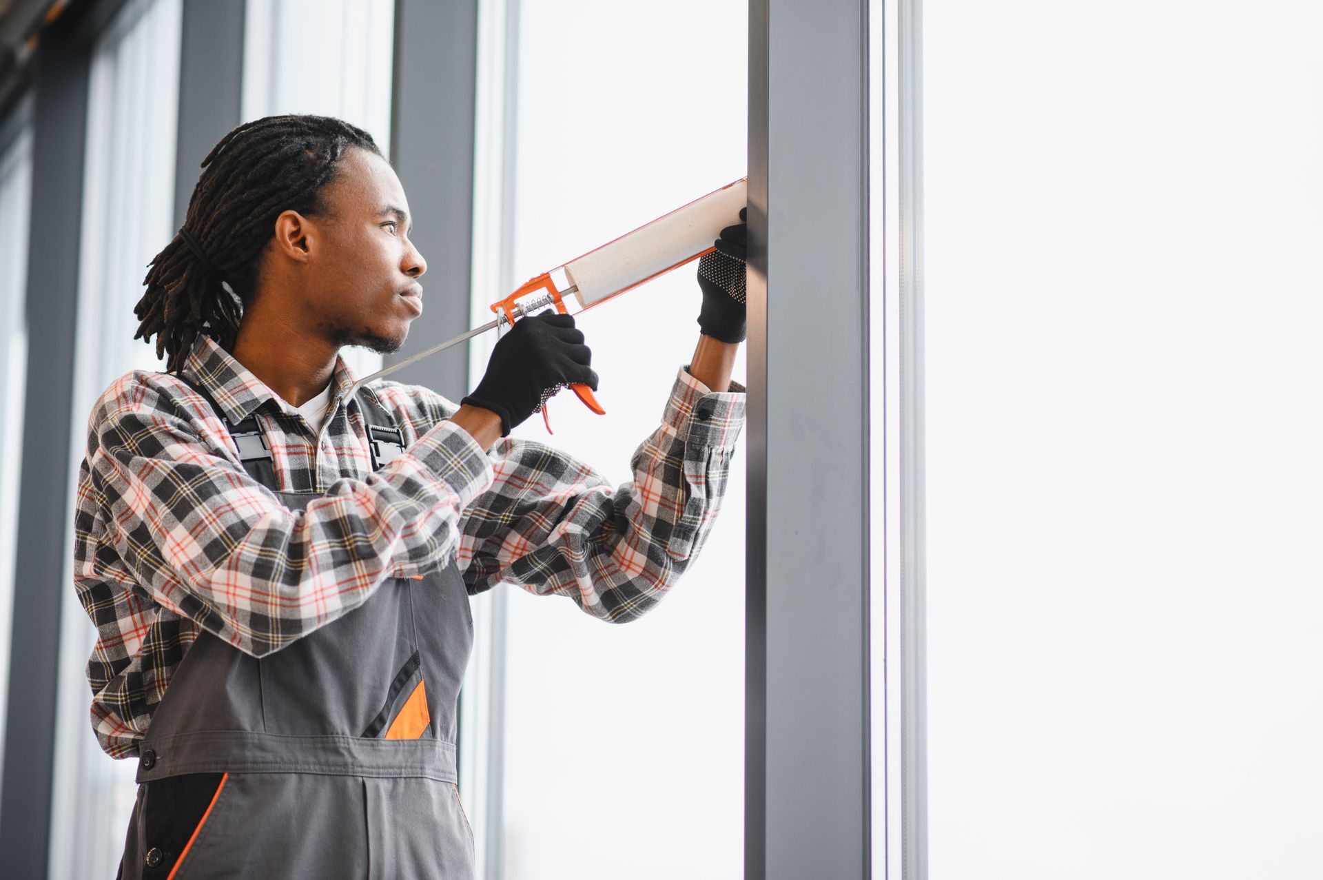 3 Signs It’s Time to Contact a Commercial Caulking Contractor