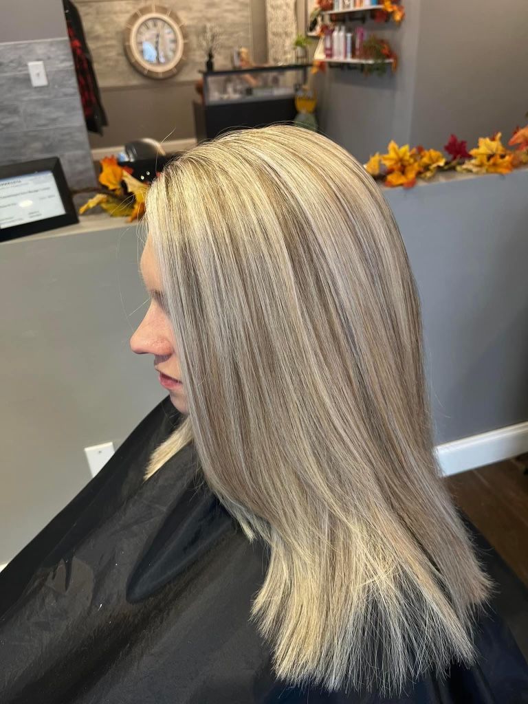 Colors and highlights hair