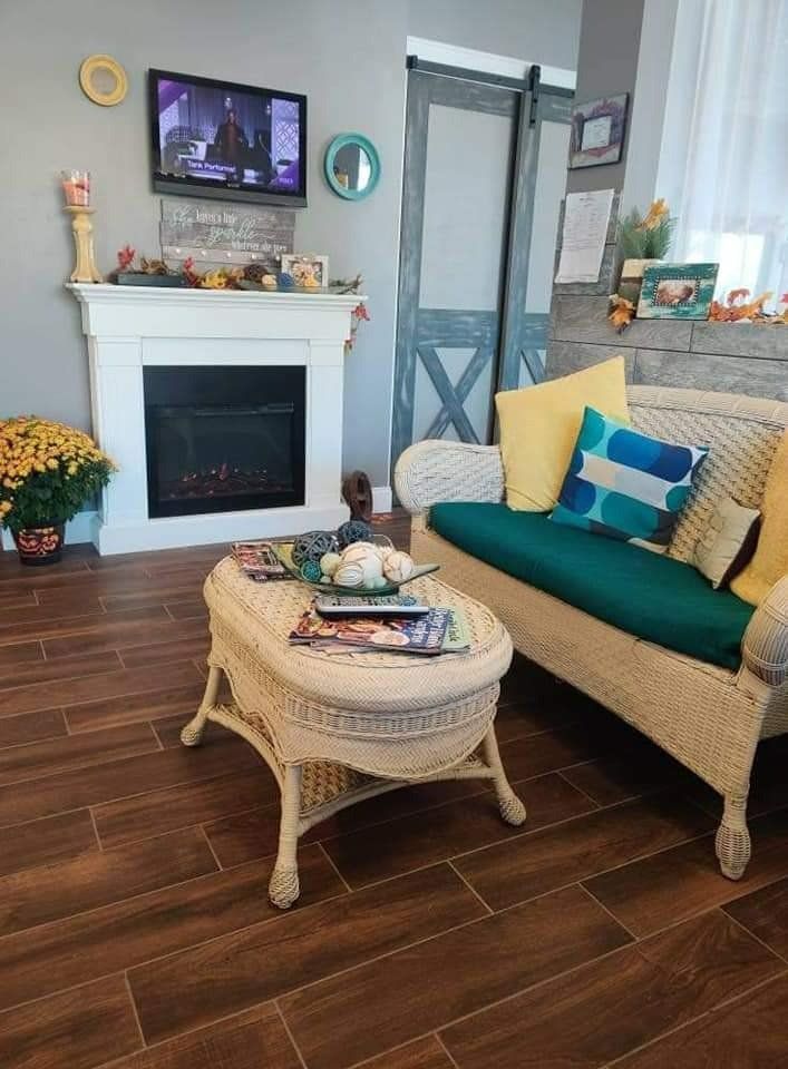 Under Cut Salon interior