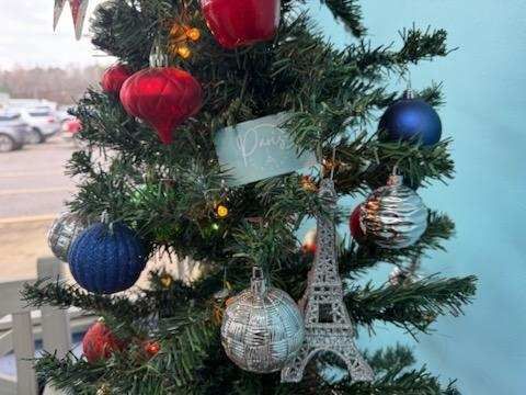 Gift certificates on Christmas tree