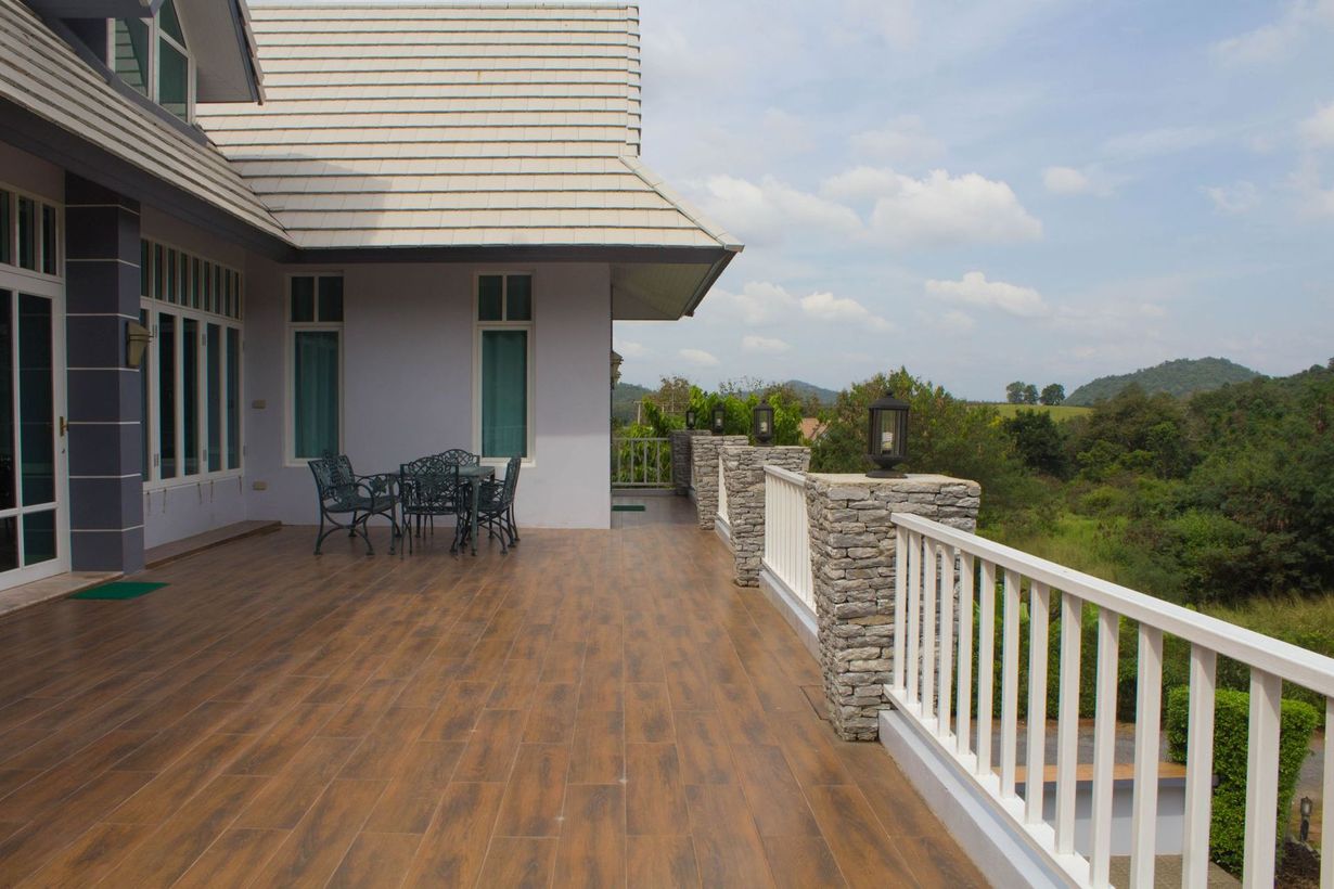 RJ Exteriors LLC