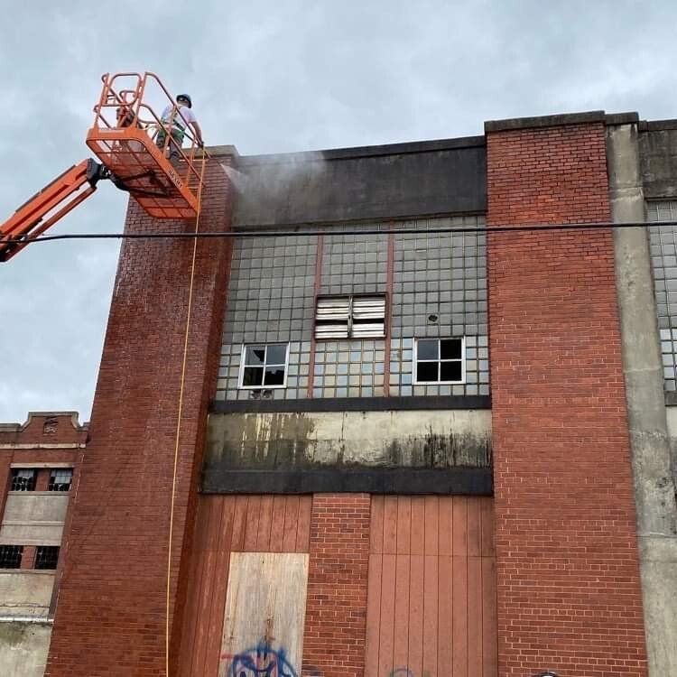 Industrial power washing cleaning