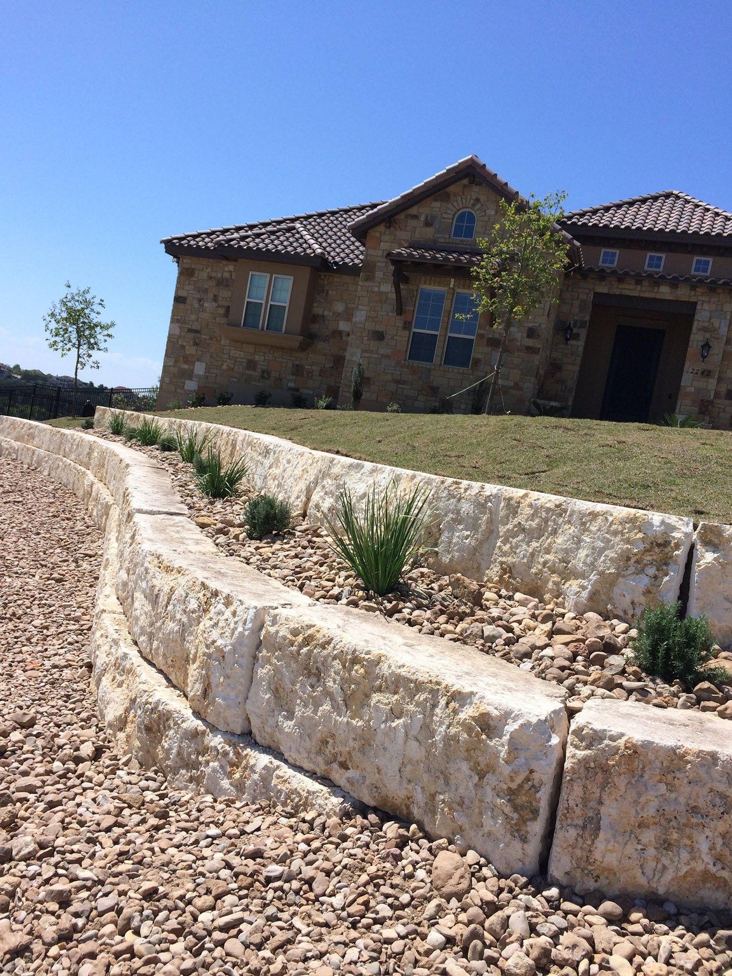 Retaining wall landscape design