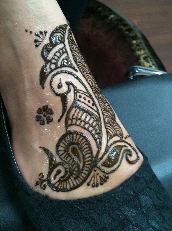 Henna, tattoo