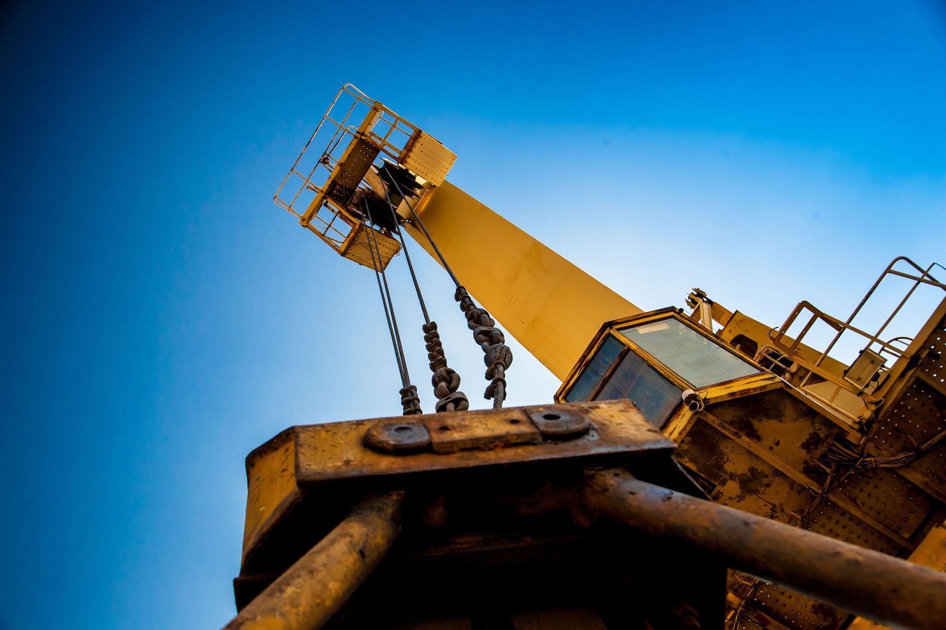 How an Industrial Metal Fabricator Improves Projects