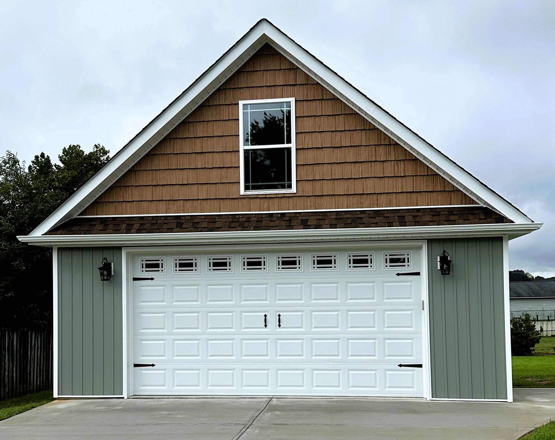 Detached Garage