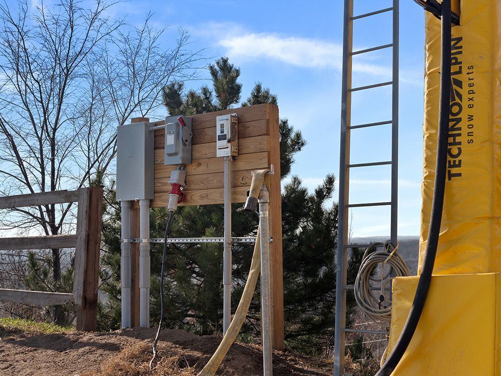 A yellow sign that says technozzilpin on it