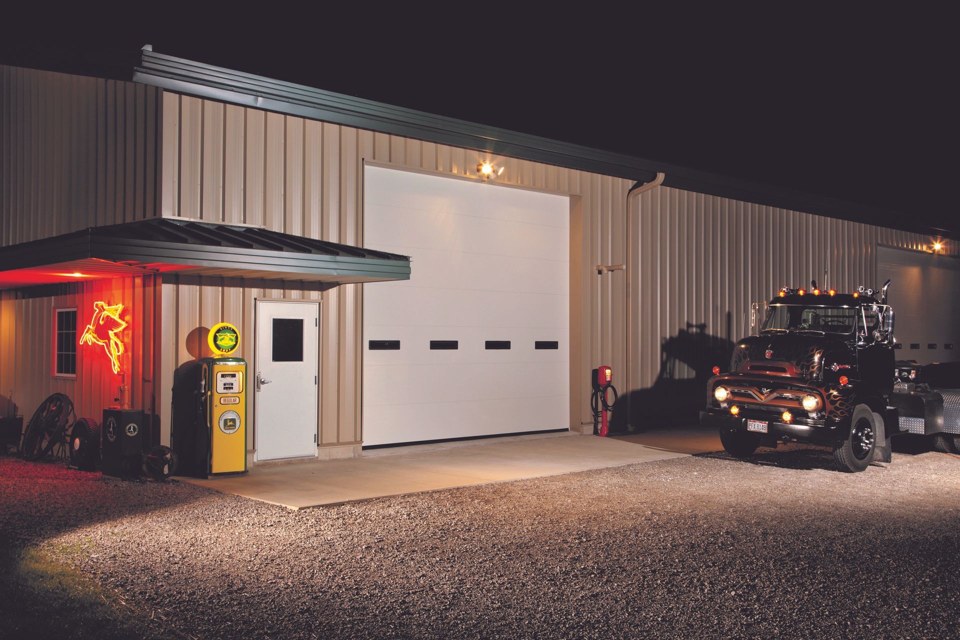 Commercial garage door