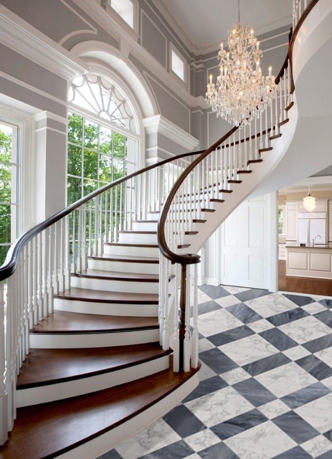 Curved staircase