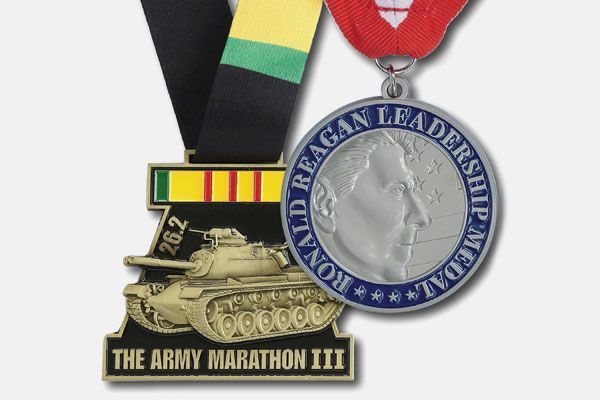 A medal that says the army marathon ii on it