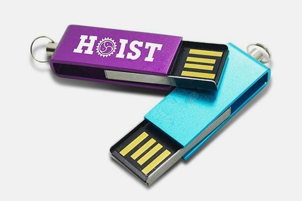 A blue and purple flash drive with the word hoist on it