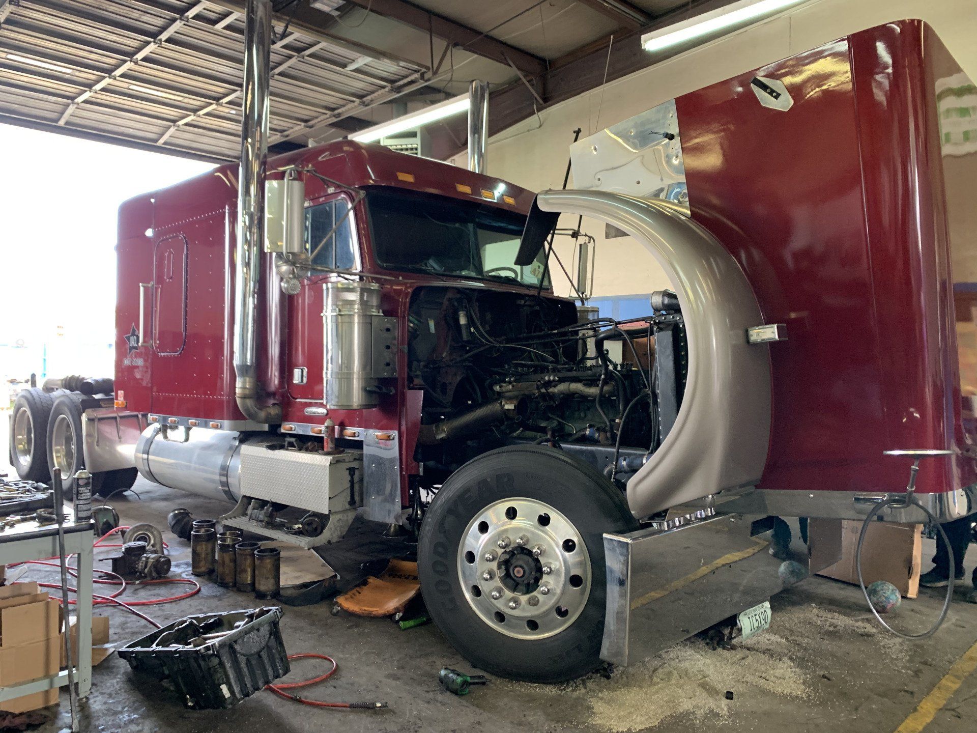 Semi Truck Engine Repair Specialists