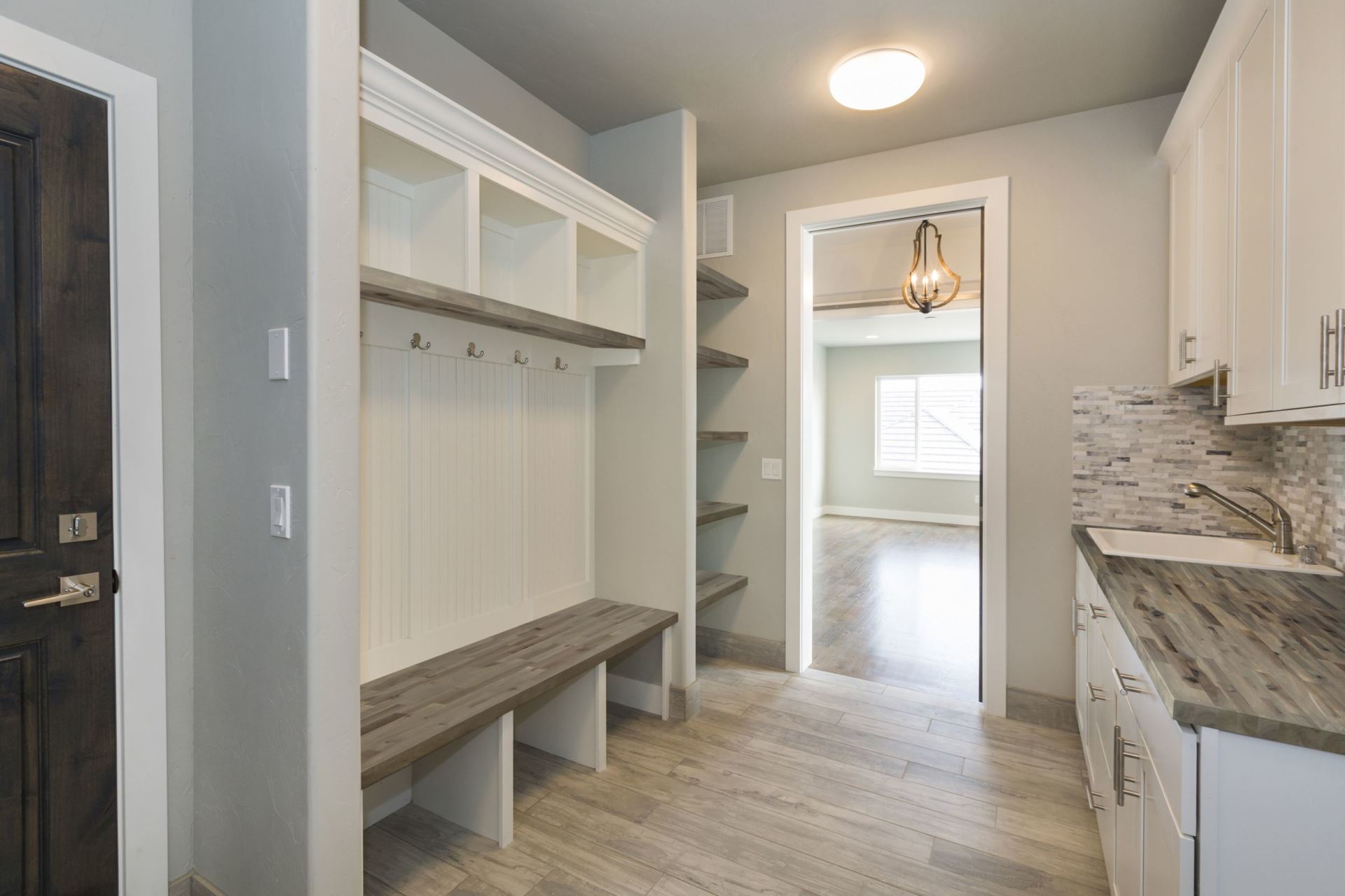 Acacia – Gray Mudroom
