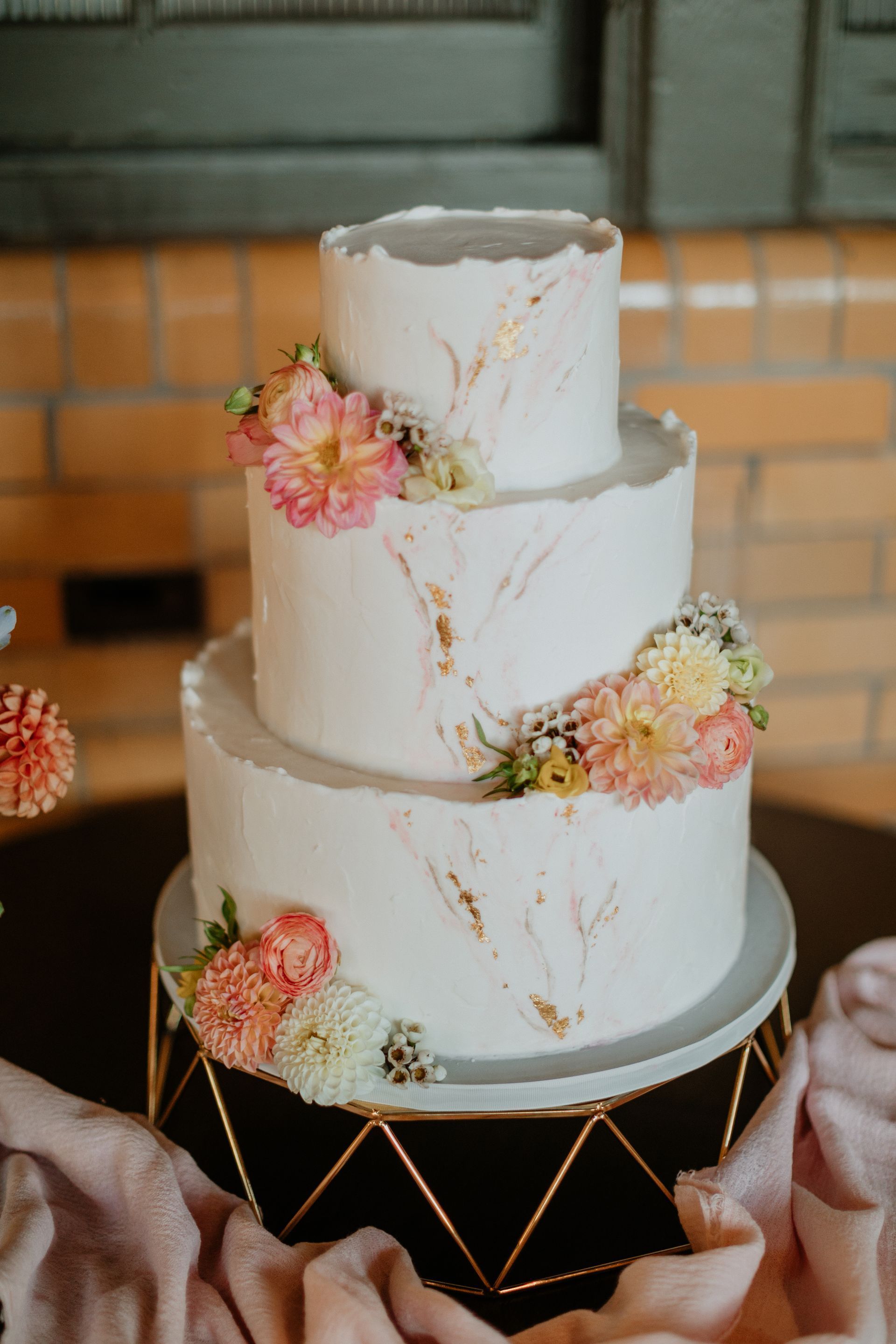 Custom wedding cake with wildflower