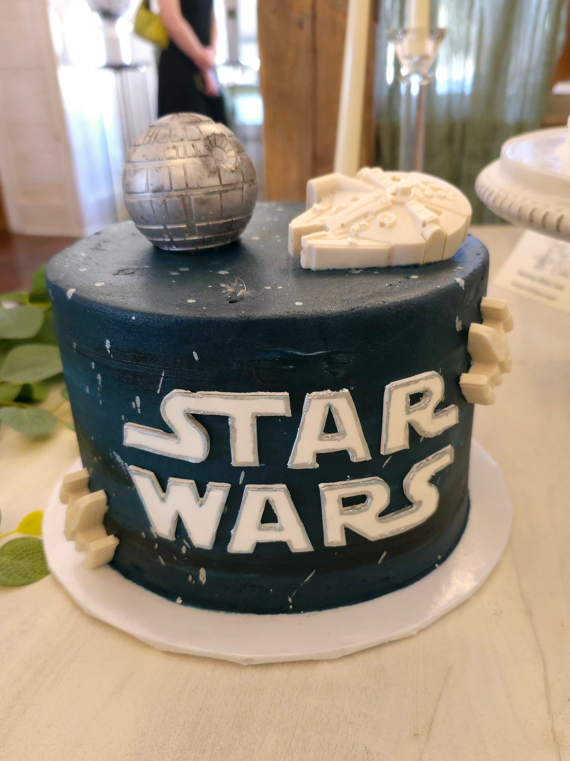 A Star Wars-themed groom's cake