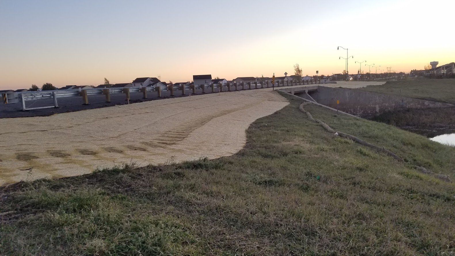 40th Ave W Guardrails