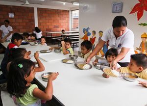 children having lunch