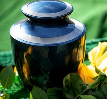 Cremation urn