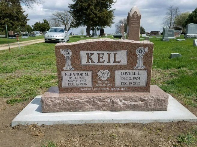 Companion headstone