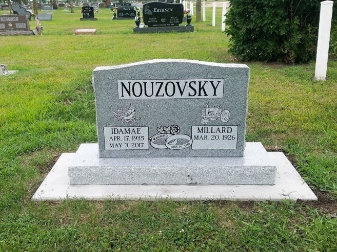 Companion headstone