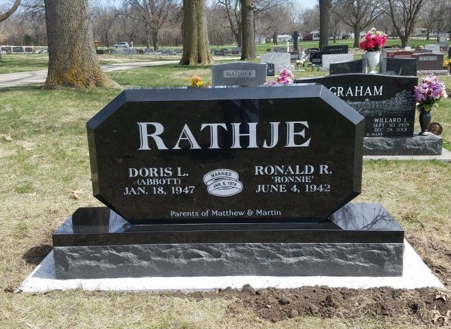 Companion headstone