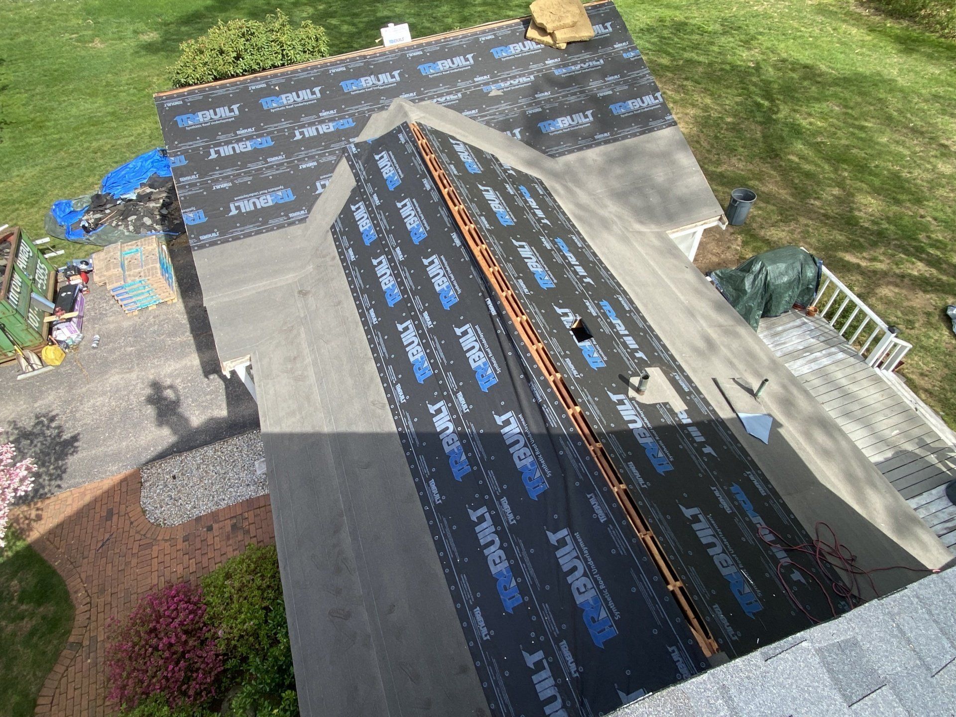 Tribuilt roof being placed