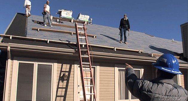 people Working on Roofing and Siding