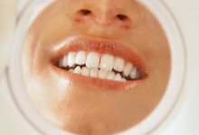 Teeth on mirror