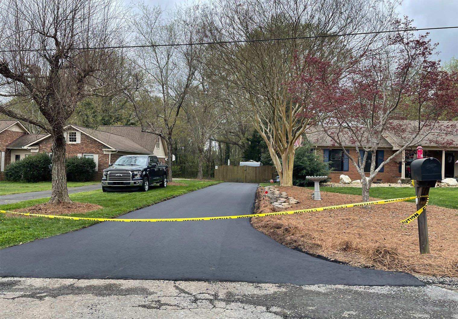 Asphalt and sealcoating services