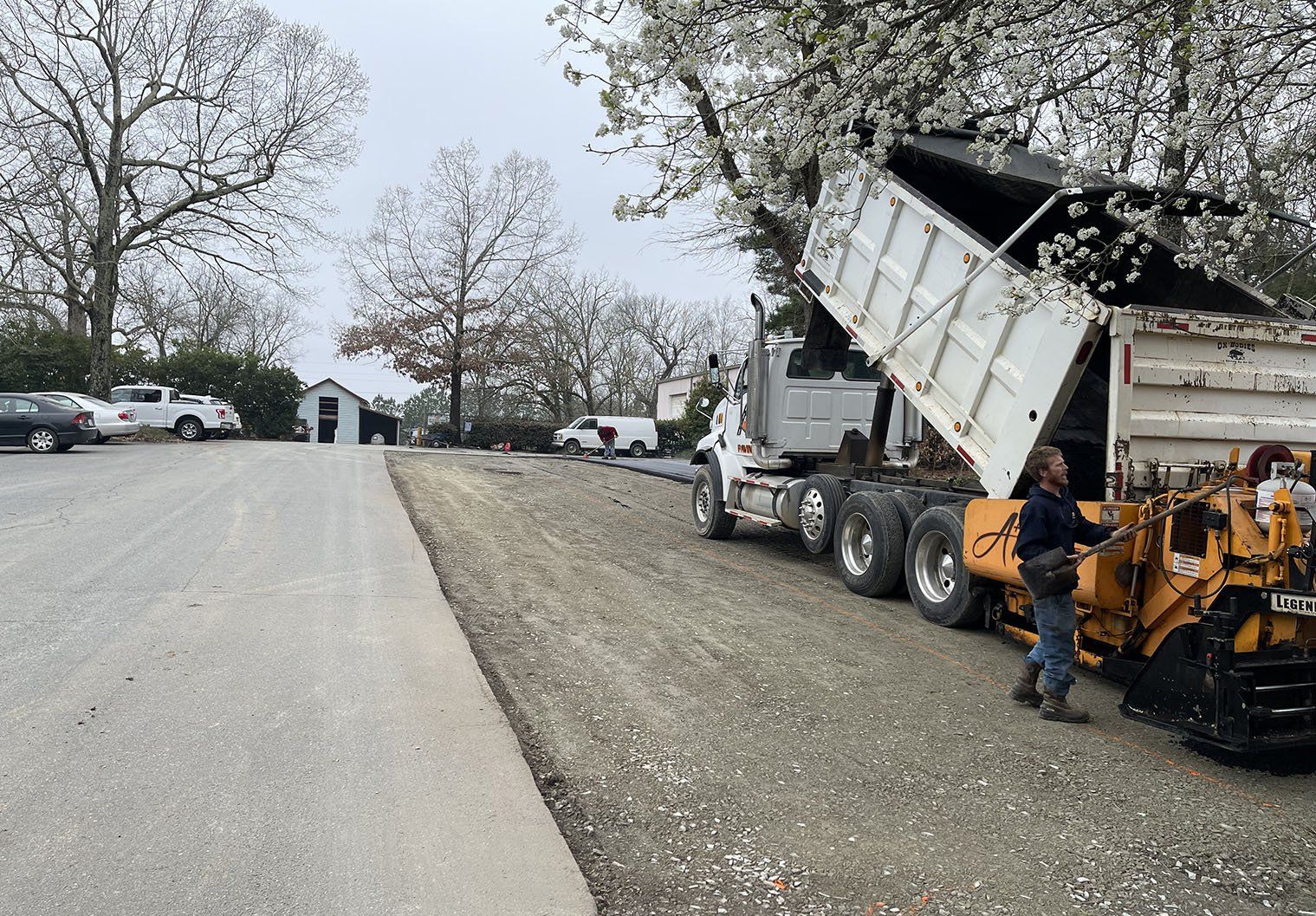 Asphalt and sealcoating services