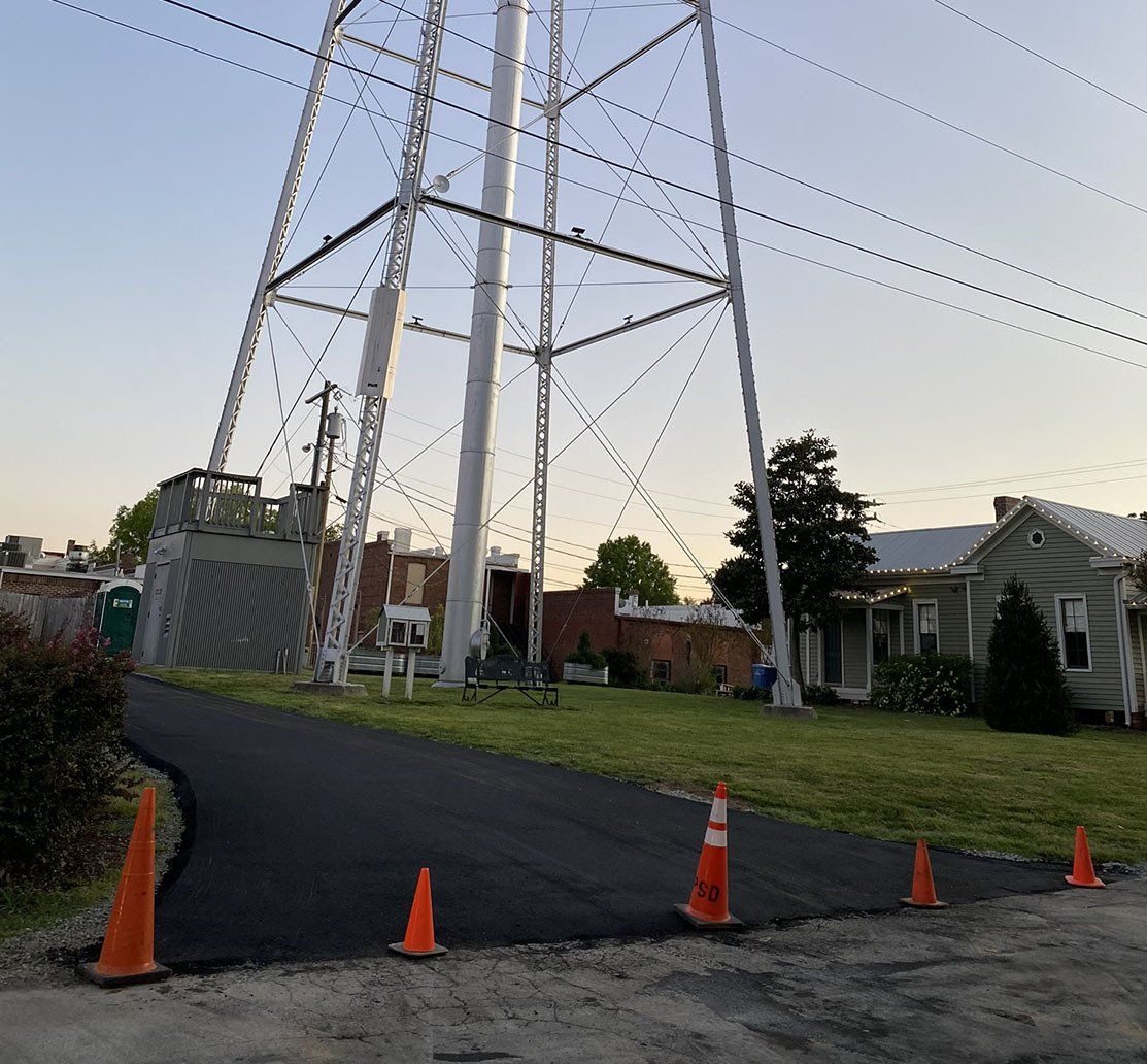 Asphalt and sealcoating services