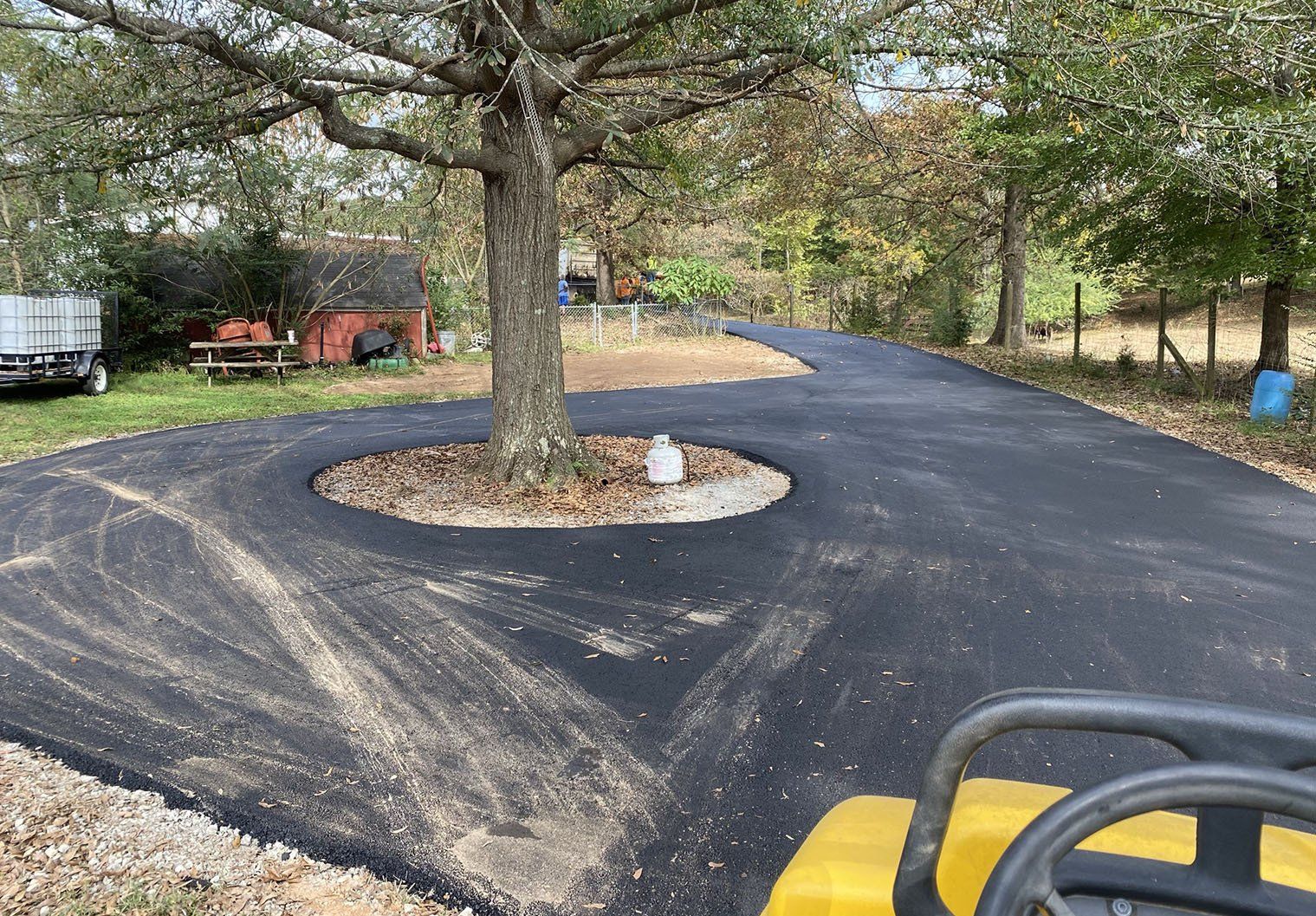 Asphalt and sealcoating services